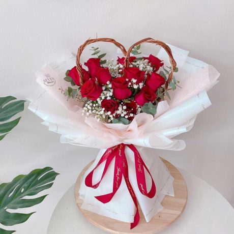 seven florist roses precious love red1