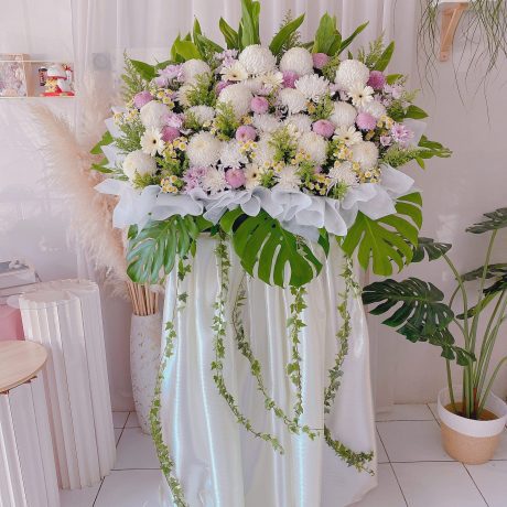 seven florist comforting embrace condolence stand scaled